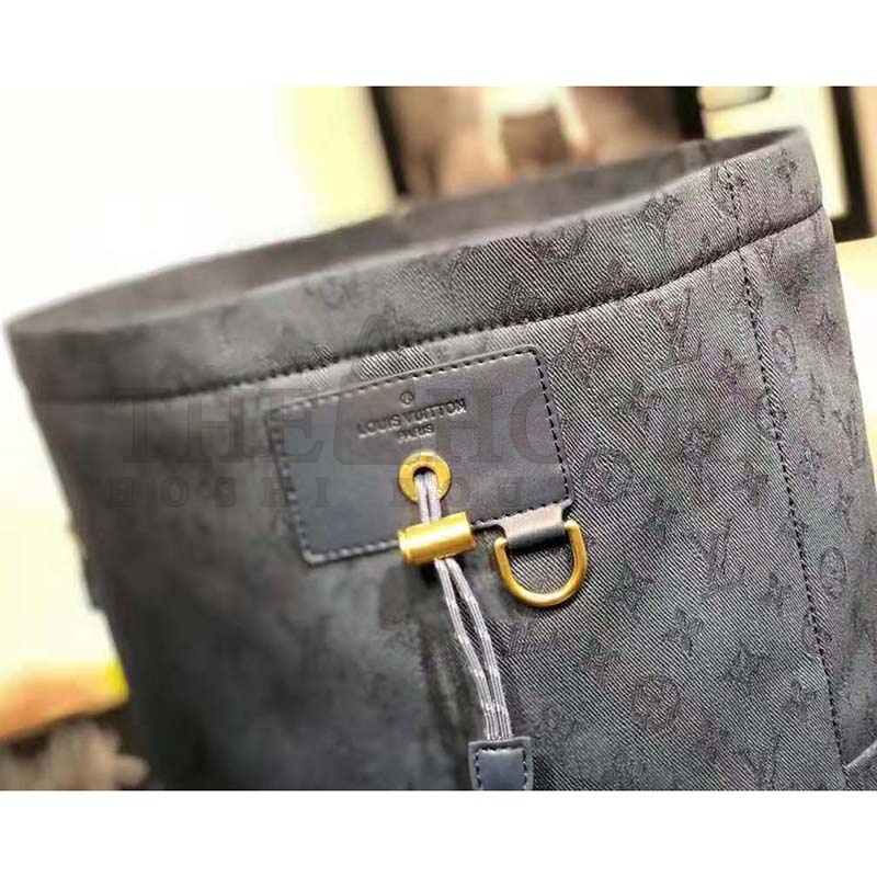L0vis Vvtt0n LV Men Chalk Backpack in Monogram Denim-Blue Master Quality