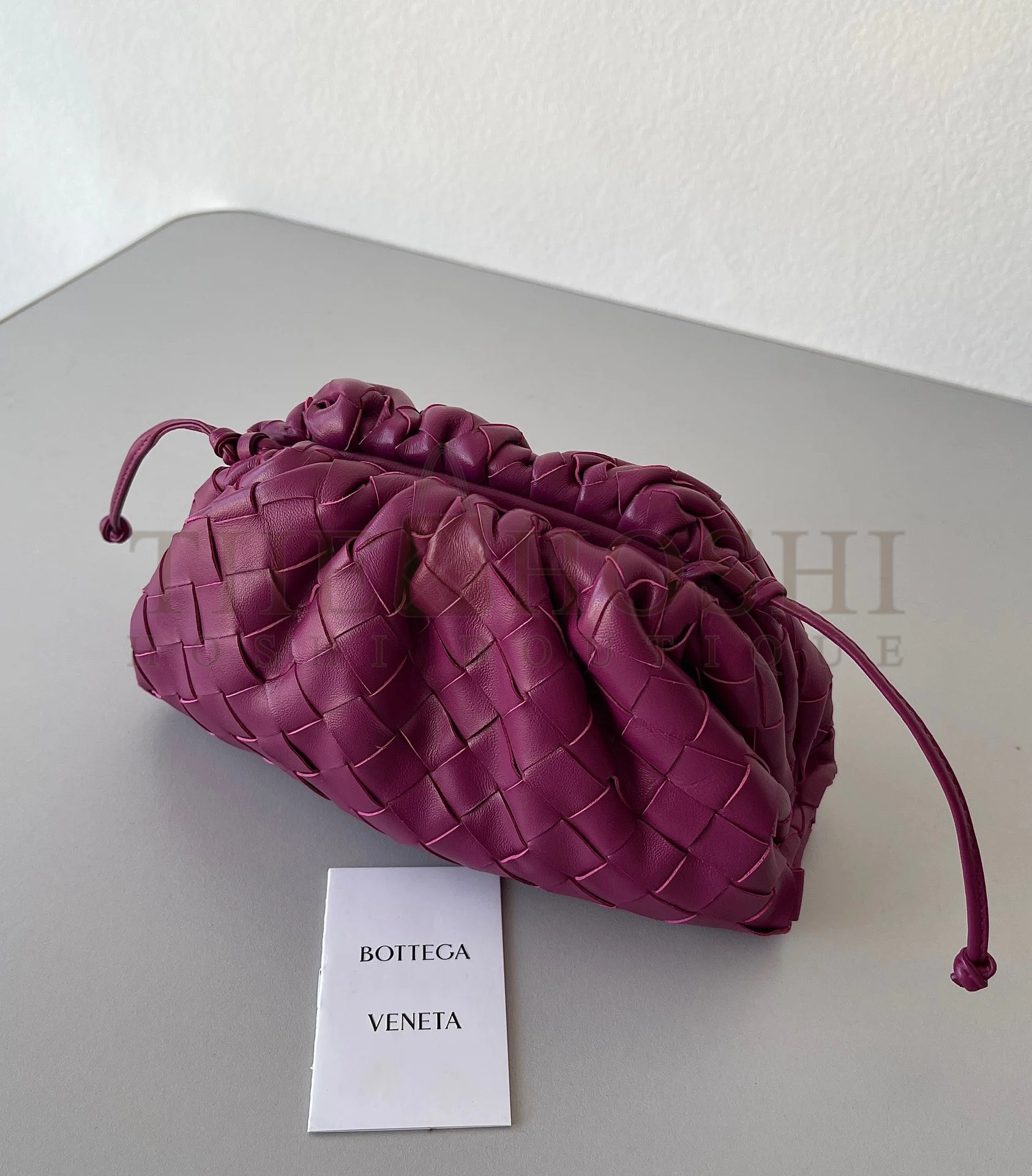 B0tt*ga Ven*ta Mini Pouch with Strap in Cinnabar Intrecciato Lambskin Master Quality