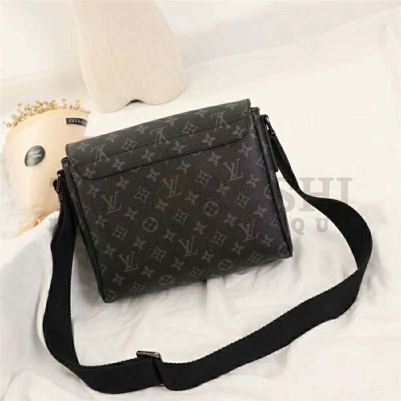 L0vis Vvtt0n LV Men District PM Bag in Monogramme Eclipse Canvas-Grey Master Quality