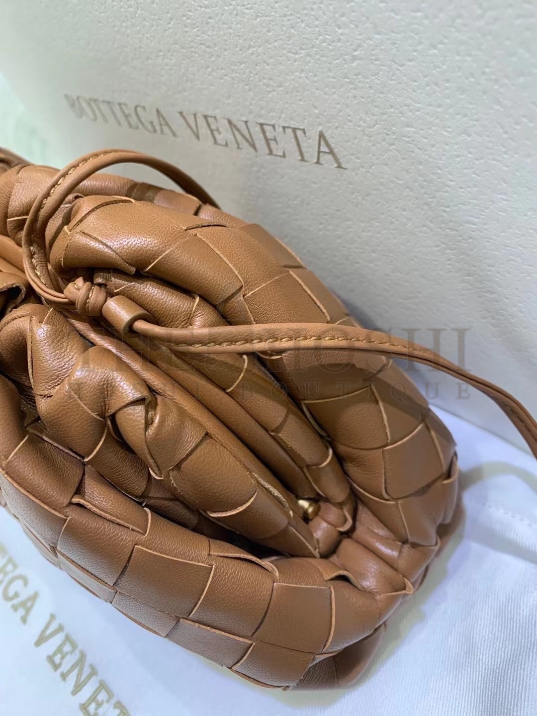 B0tt*ga Ven*ta Mini Pouch In Caramel Intrecciato Lambskin Master Quality