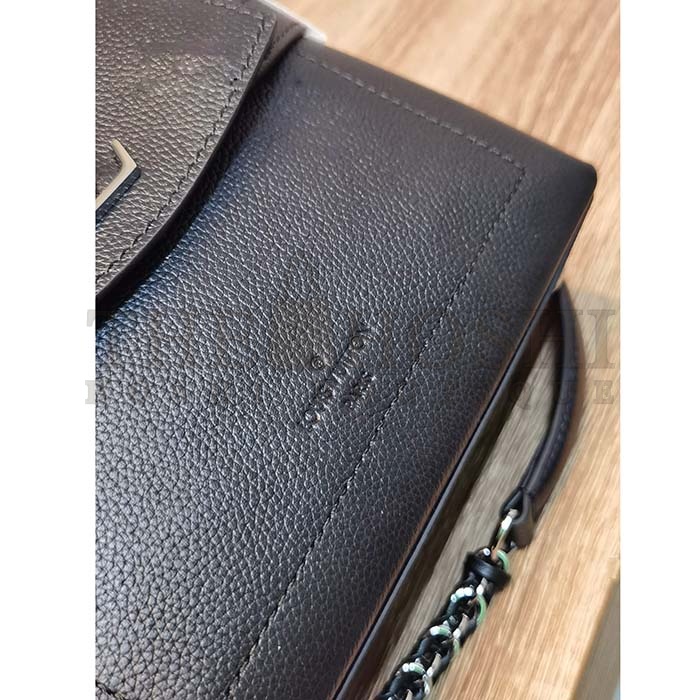 L0vis Vvtt0n LV Women Lockme Ever Mini Handbag Black Grained Calf Leather Master Quality