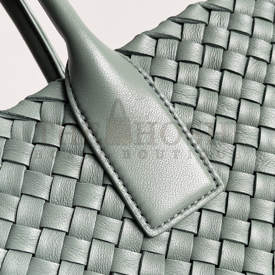 BV Grey "arge Cabat shopper bag B0tt*ga Ven*ta - B0tt*ga Ven*ta CASSETTE MESSENGER SHOULDER BAG - Vbidevelo Master Quality