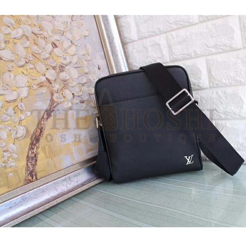 L0vis Vvtt0n LV Men Alex Messenger BB Taiga Cowhide Leather Master Quality