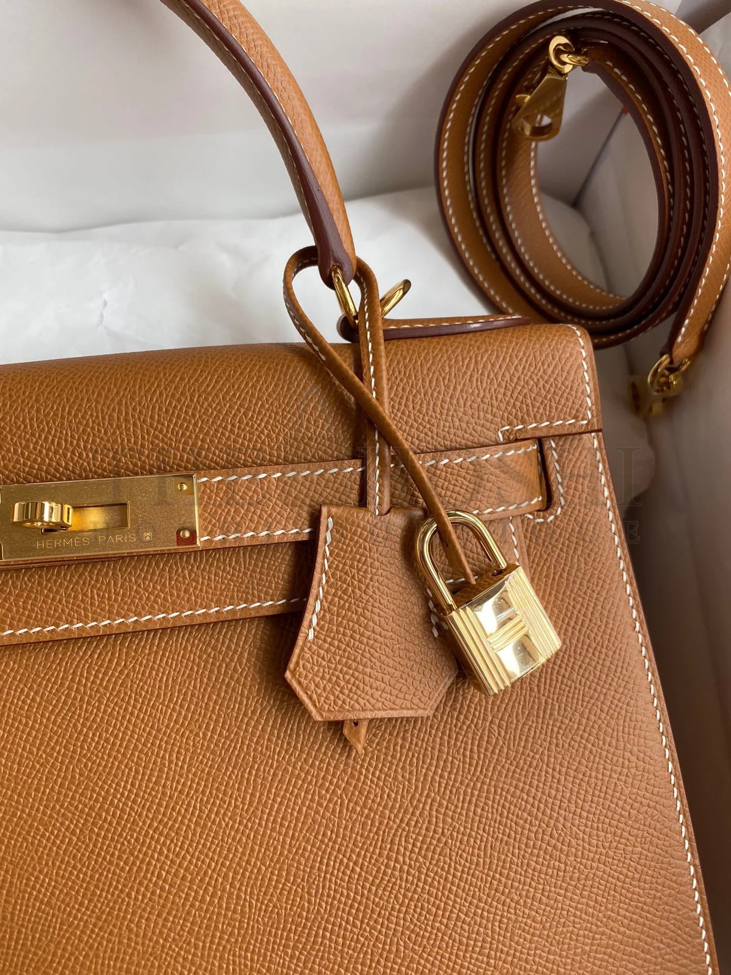 H**me5 Kelly Sellier 28 Handmade Bag In Gold Epsom Calfskin Master Quality