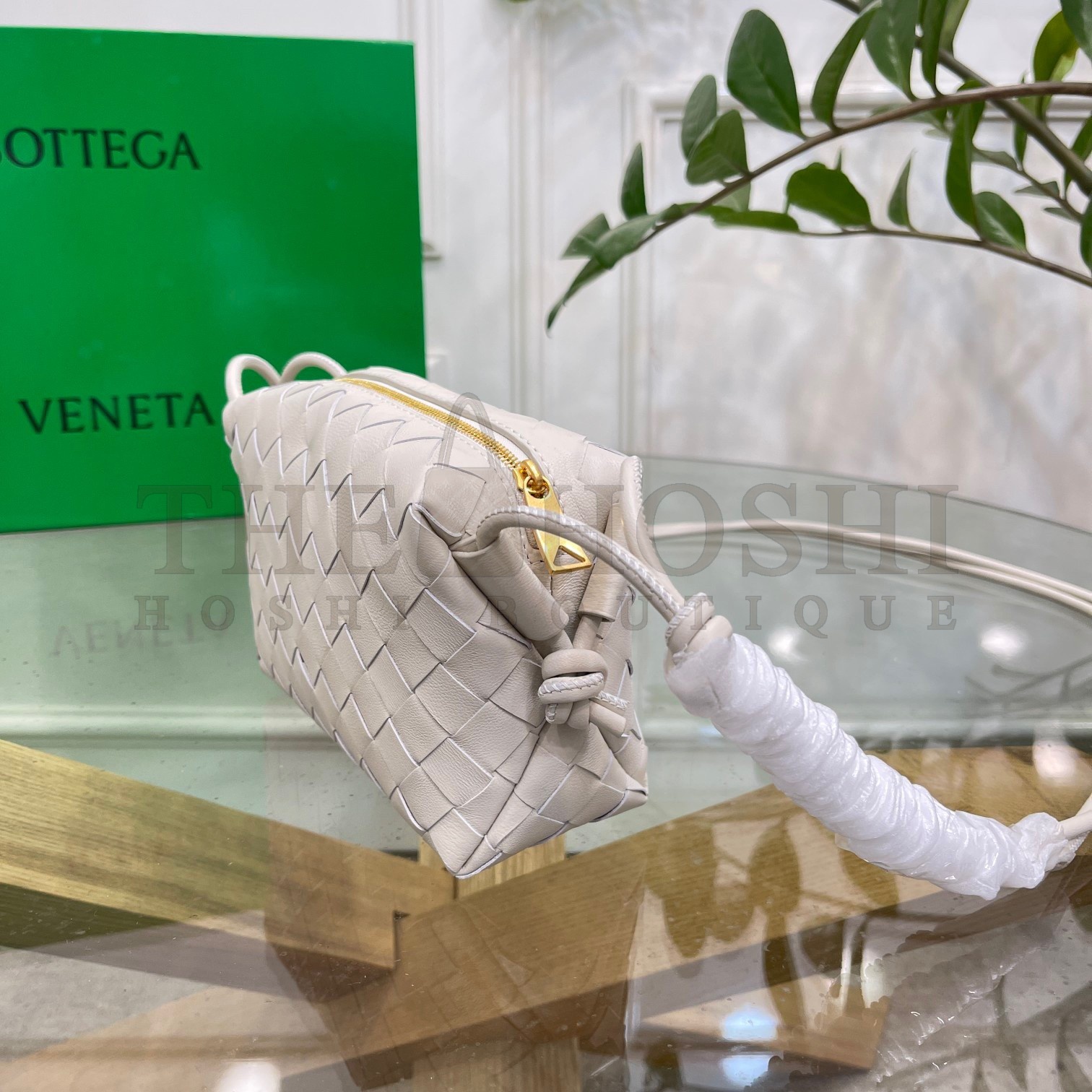 B0tt*ga Ven*ta Loop Mini Bag In White Intrecciato Lambskin Master Quality