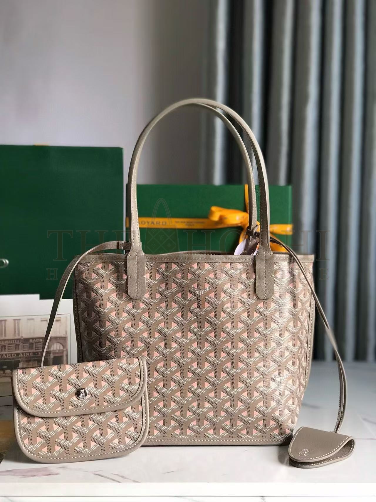 G09ard Anjou Tote  Double-sided use  leather Inside bag  PM size：The bag opening is 28 cm; the base measures 20 cm (length) × 20 cm (height) × 10 cm (depth). Master Quality