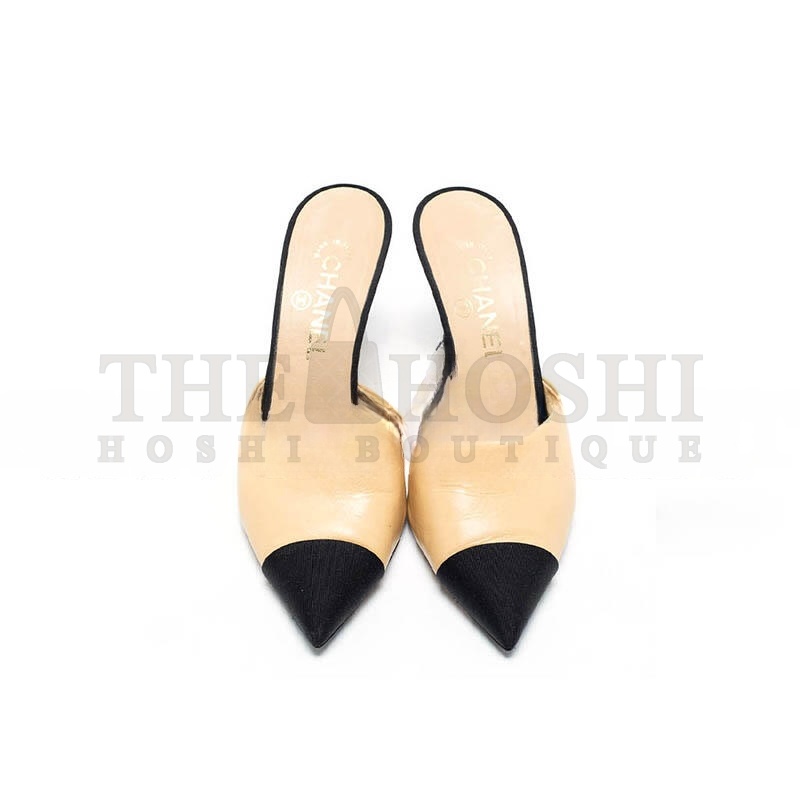 Ch**el BEIGE BLACK LEATHER AND CANVAS CC PEARL EMBELLISHED HEEL MULES Master Quality